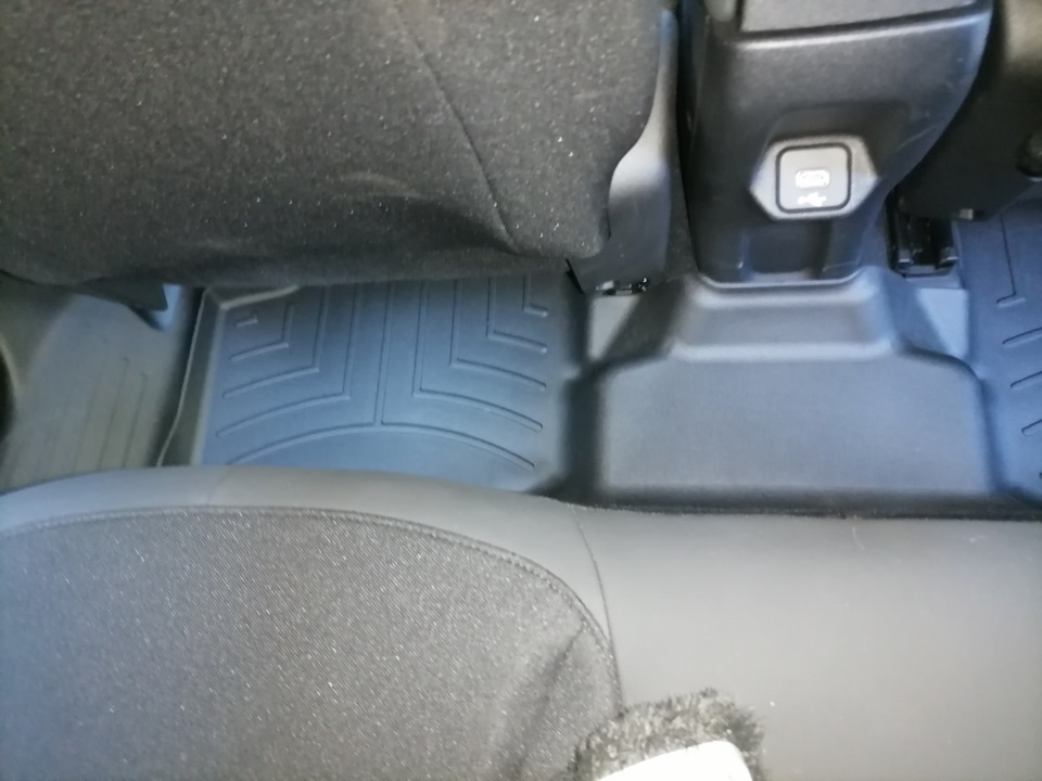 WeatherTech Jeep Renegade 2014 задні чорні 448142 2