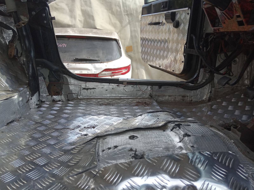 Обшиваємо салон алюмінієм 3