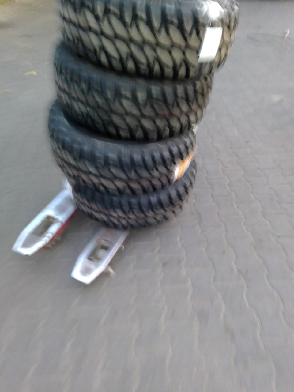 Гума 33/12,5 R15 1