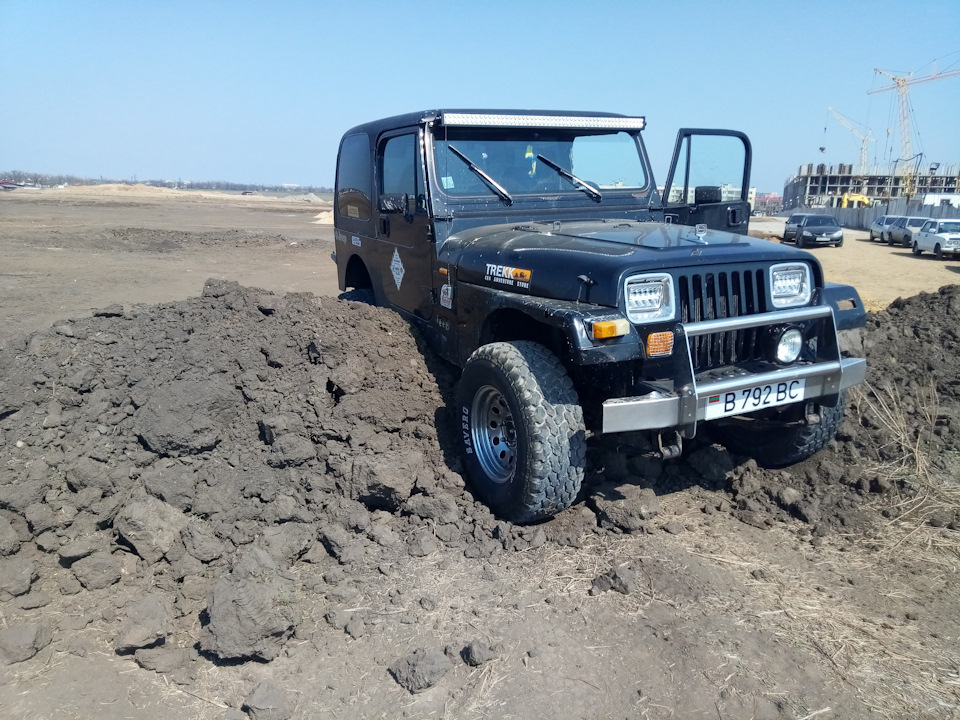 Ось тобі і Wrangler ... Високо сиджу, далеко дивлюсь)))) 4