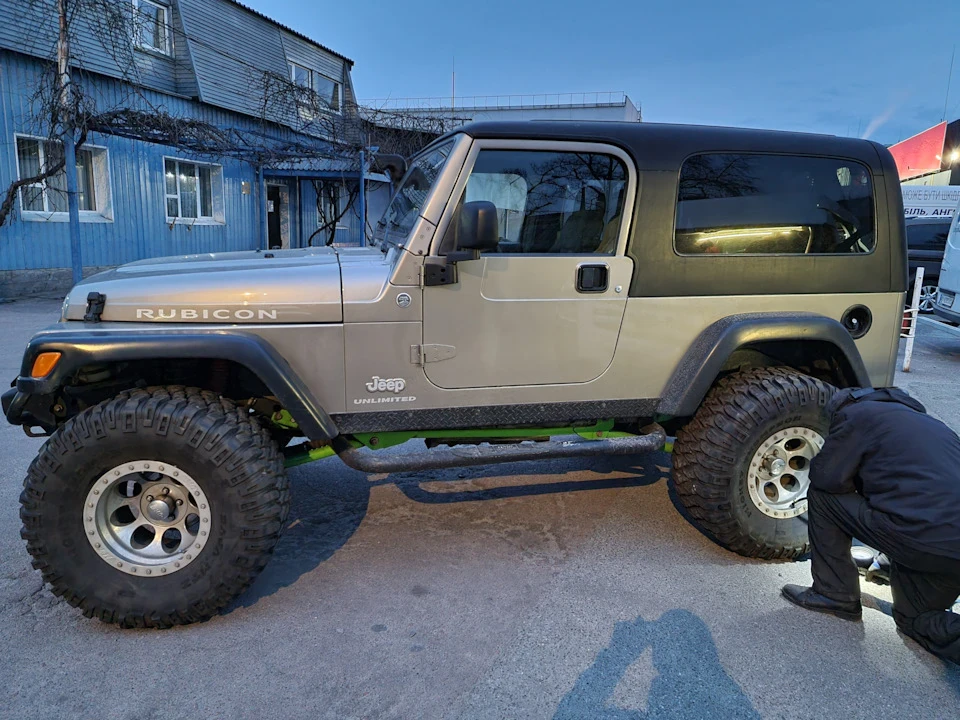 Встановлення дисків і гум Mickey Thompson Baja Mtz P3 - Lt375x65r16