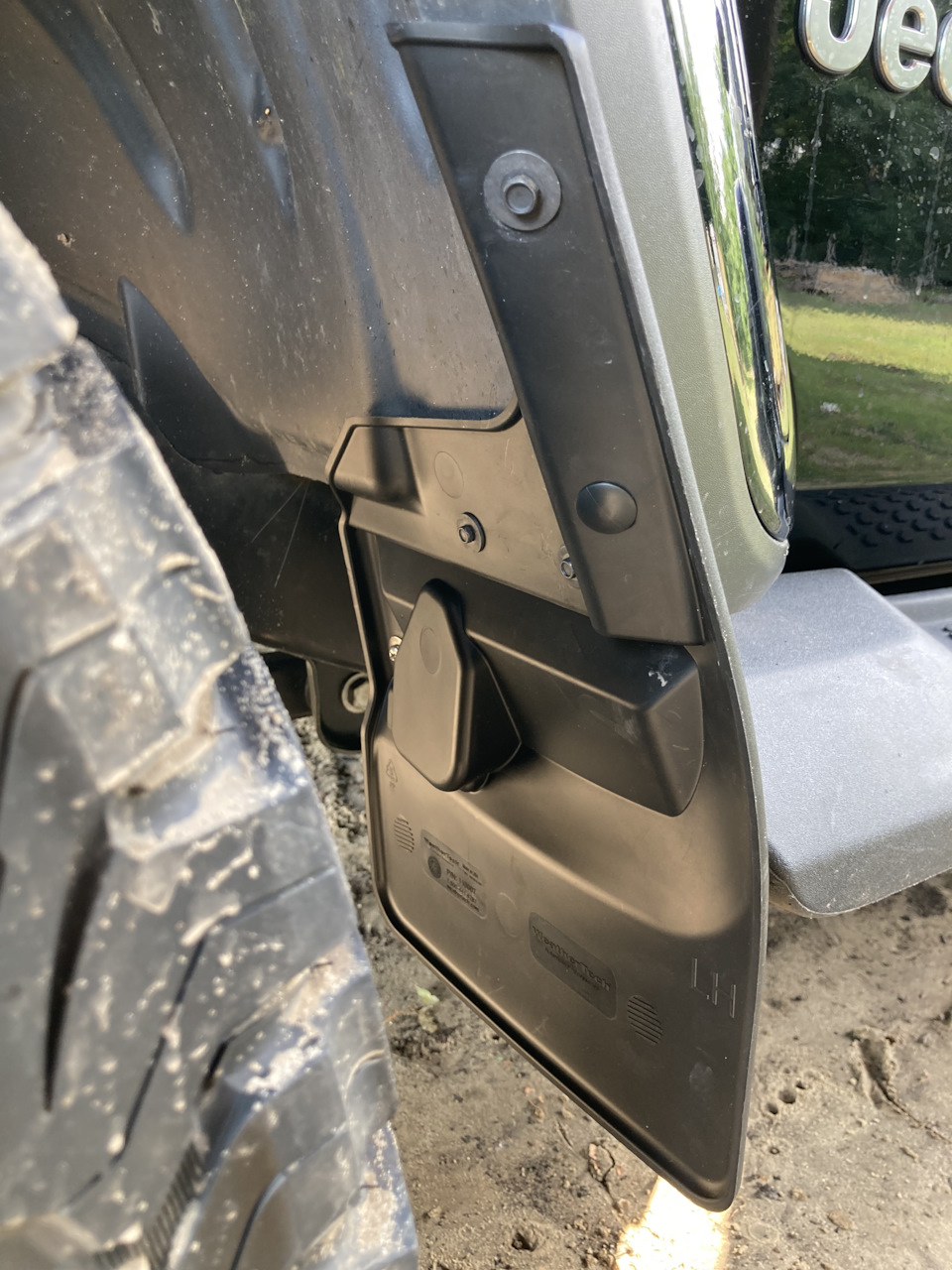 Бризковики Weathertech 2