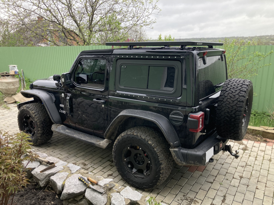 MAXIMUS-3 JL ROOF RACK SYSTEM 5