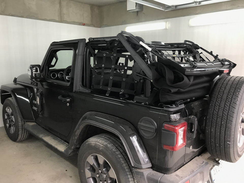 Mopar Twill Soft Top та сітка DirtyDog 2