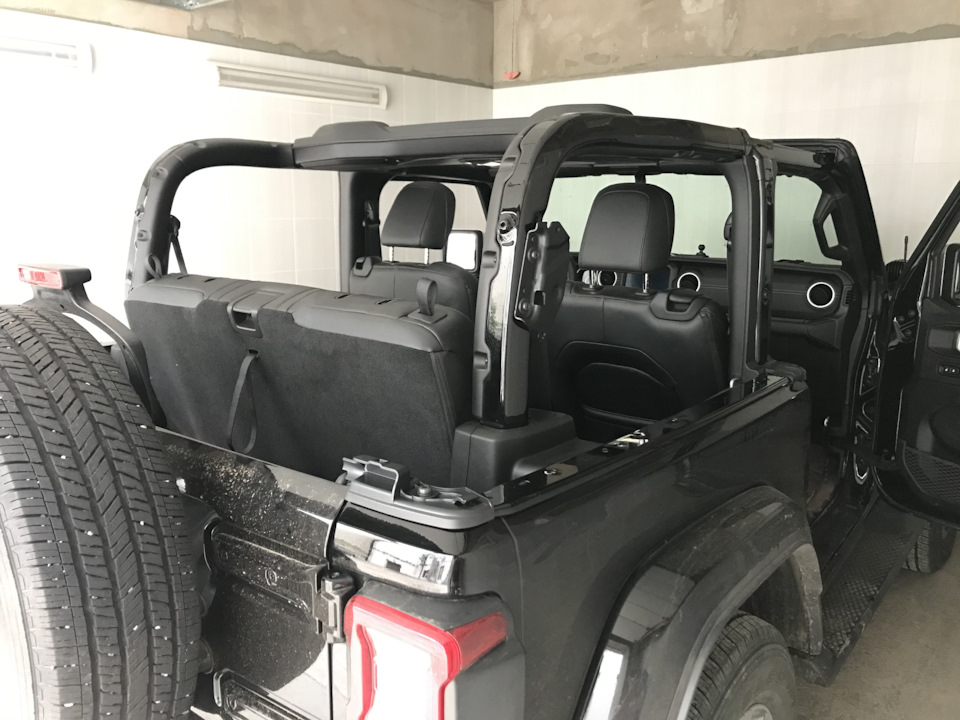 Mopar Twill Soft Top та сітка DirtyDog 1