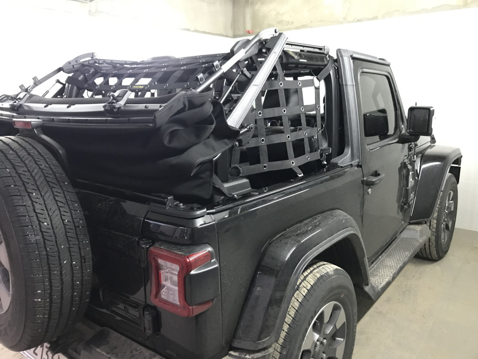 Mopar Twill Soft Top та сітка DirtyDog 3