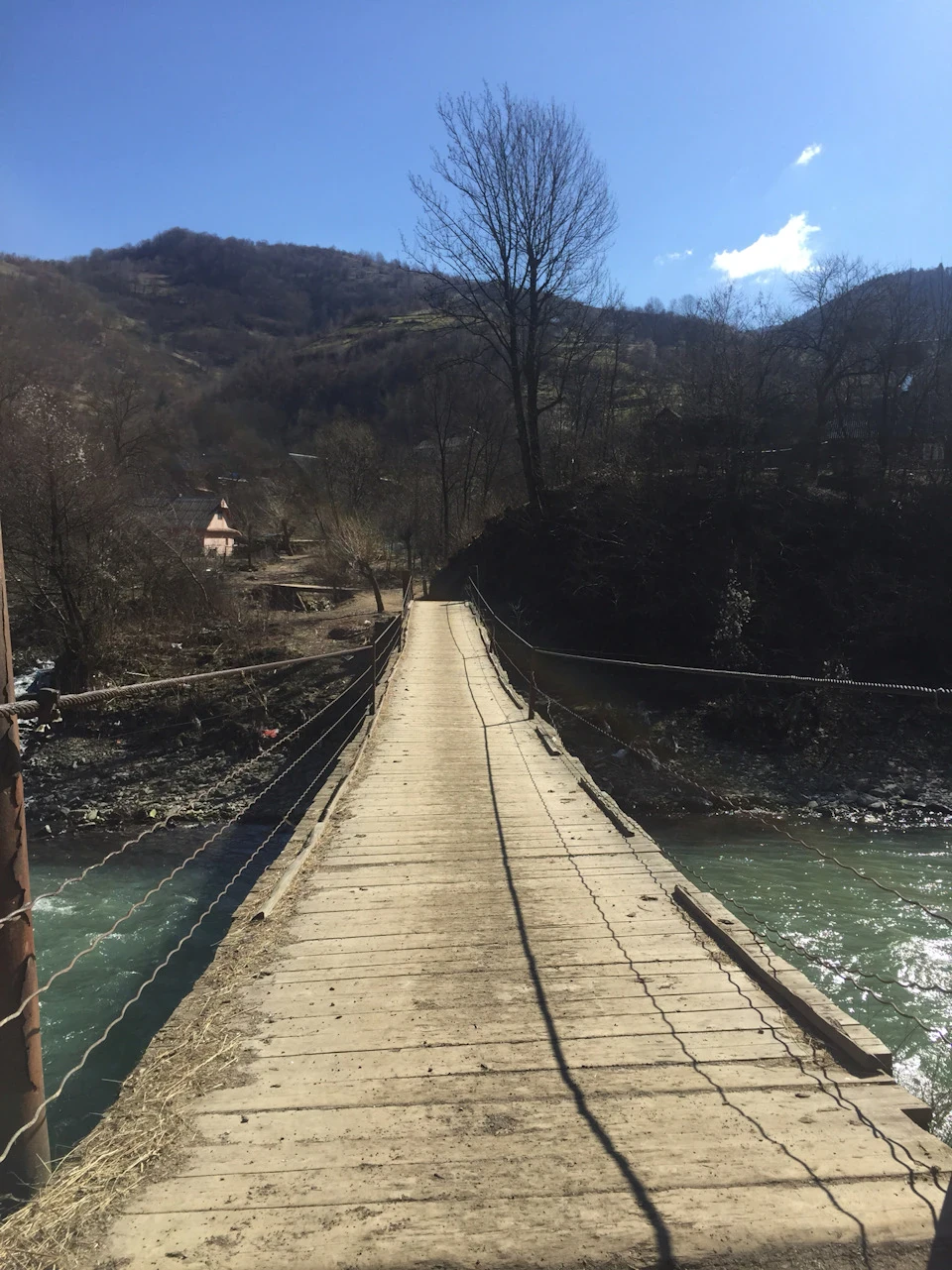 Дістатись свободи!🚨🏔Через городи, двори, річки і паркани.