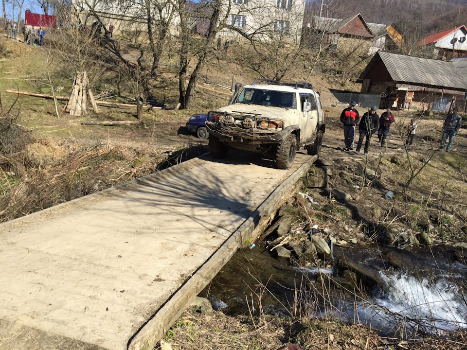 Дістатись свободи!🚨🏔Через городи, двори, річки і паркани. 2