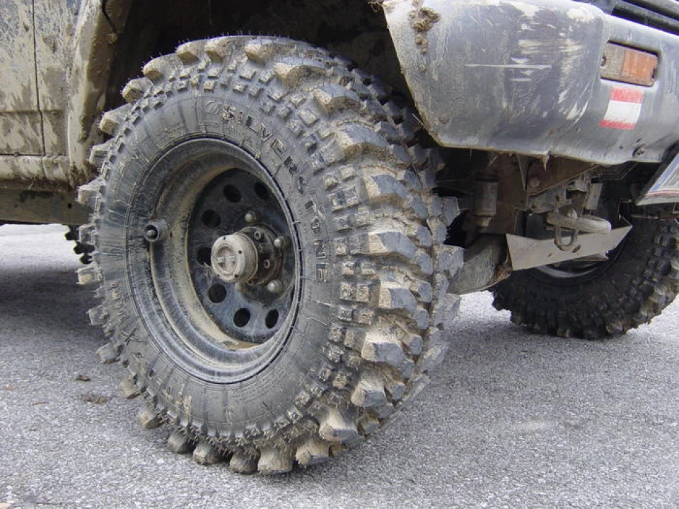 Колиюся з вибором Maxxis Trepador або Silverstone Xtreme?