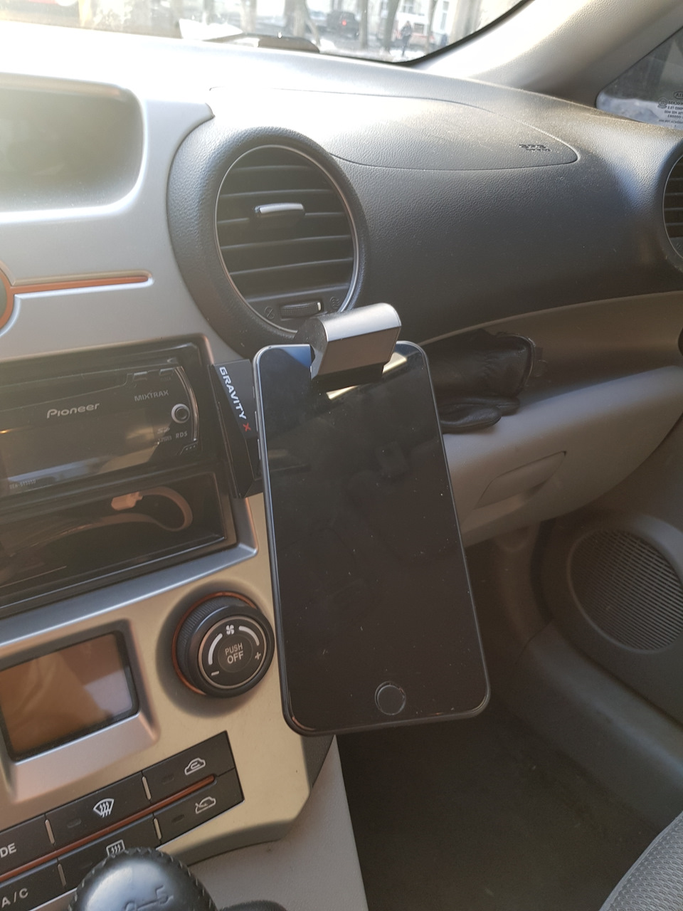 Новий автотримач для телефону 2