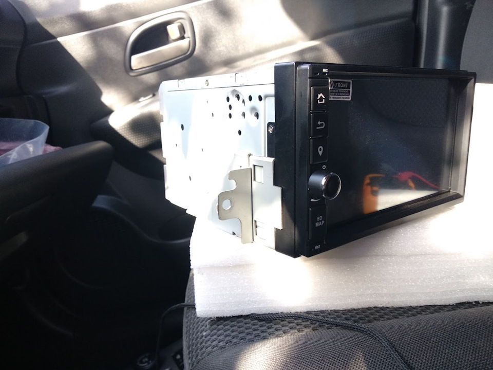 Установка 2din idoing ht-ty-030 в Kia Carens 5
