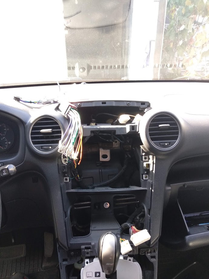 Установка 2din idoing ht-ty-030 в Kia Carens 3