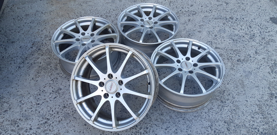 Диски R17 dezent v 4