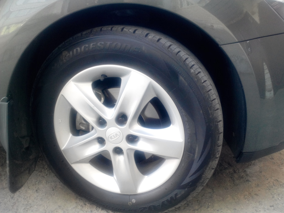 205/60R16 - Відмінне рішення для міських доріг із суцільними ямами 1