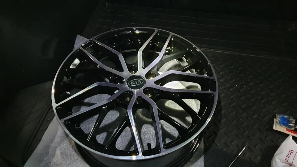 Колеса RST 008 7.5Jx18 ET50 та шини Matador MP47 225/40R18 92Y XL