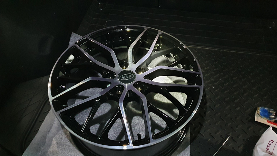 Колеса RST 008 7.5Jx18 ET50 та шини Matador MP47 225/40R18 92Y XL 1