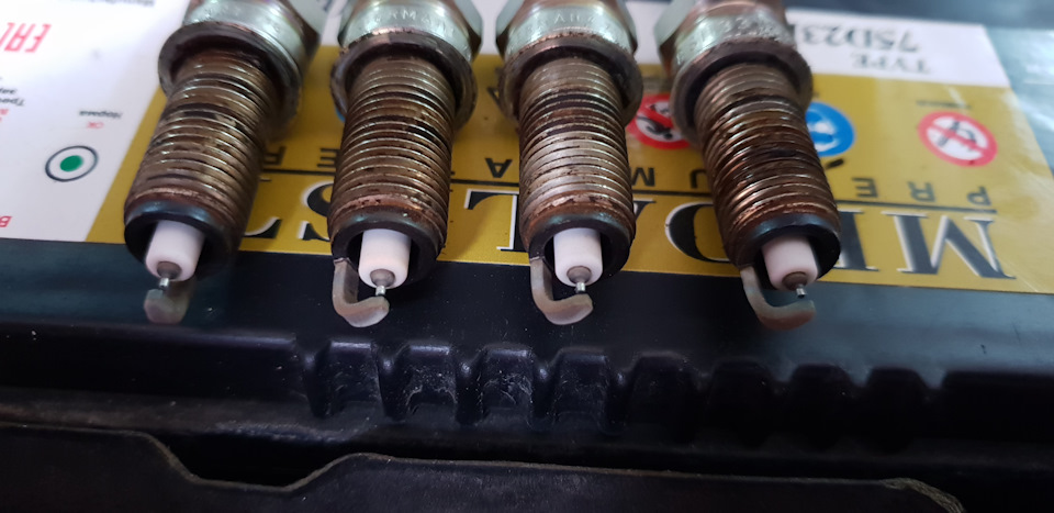 Ревизия свечей зажигания BOSCH YR8SII33U 2