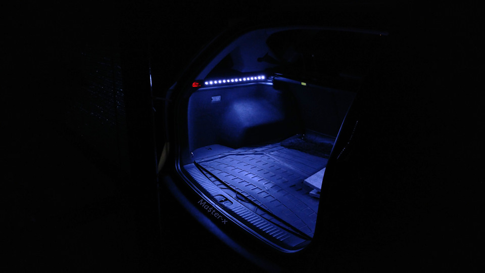 Ще один варіант led підсвічування багажника для ceed sw. 3