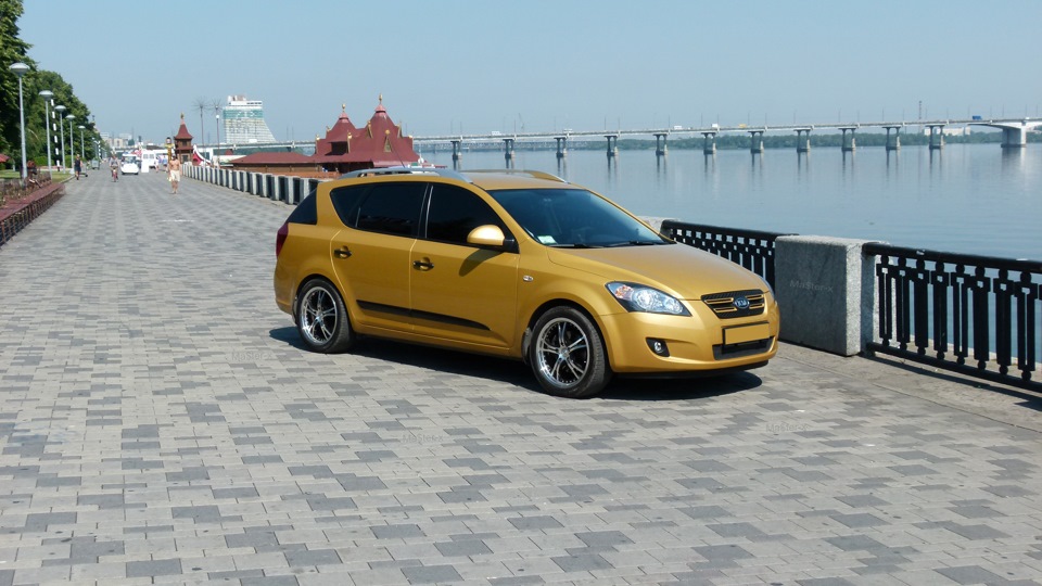 Спортивні грати радіатора ceed в колір кузова 5