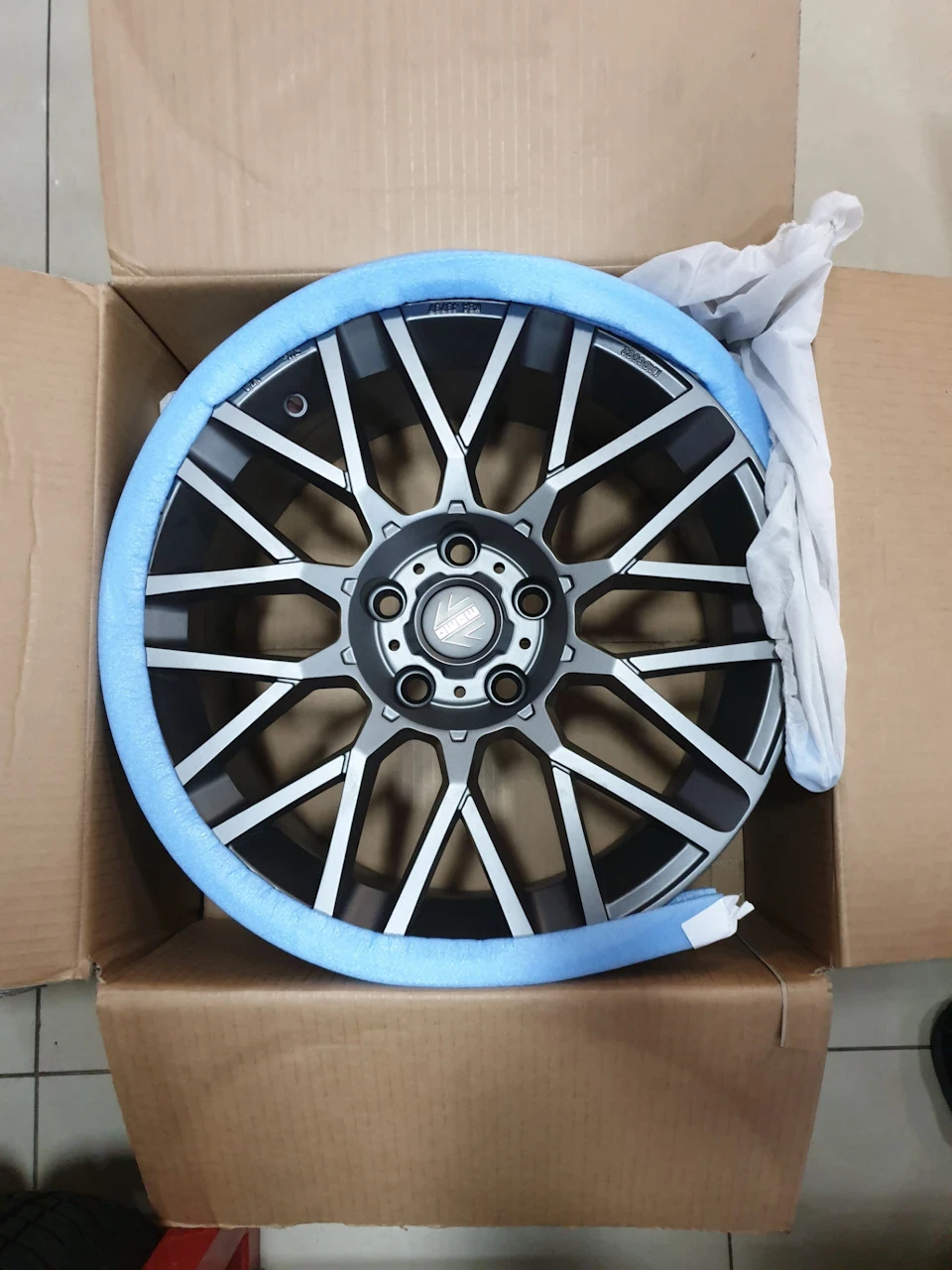 Момо 💕 Bridgestone
