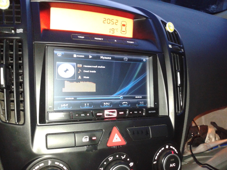 Установка 2Din магнітоли Incar 4