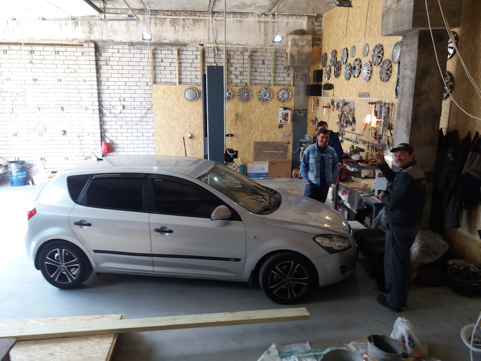 Чистка магнітоли, шильдик kia evolution і по дрібниці 1
