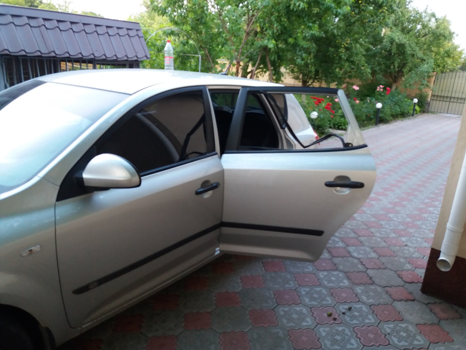 Обдер плівку зі стійок дверей та діагностика авто 5