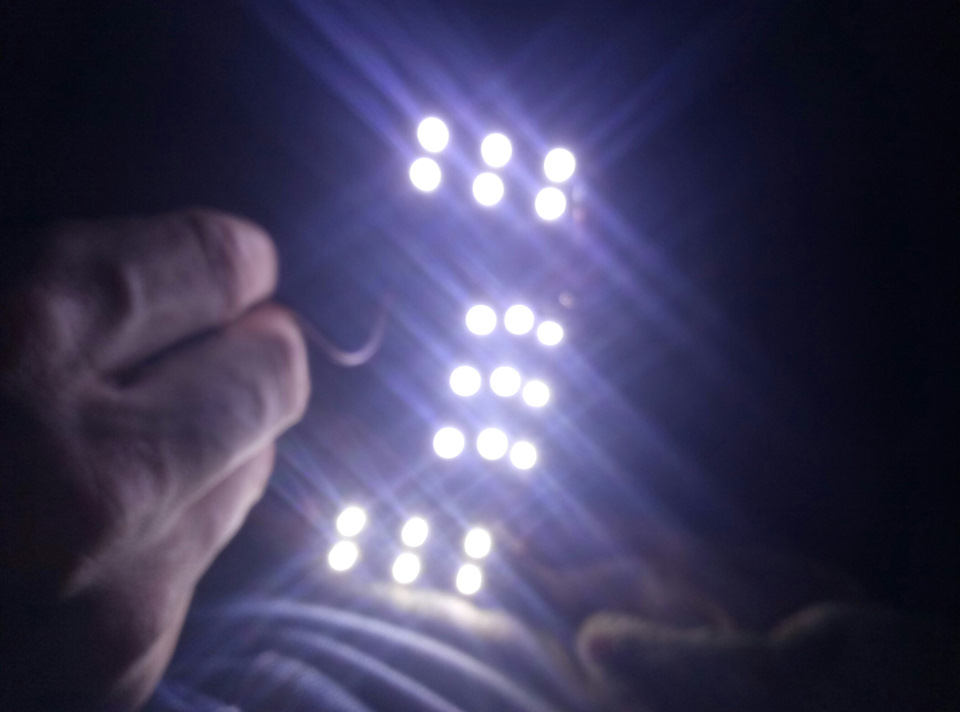 Хто підкаже, що це може бути? Led 2