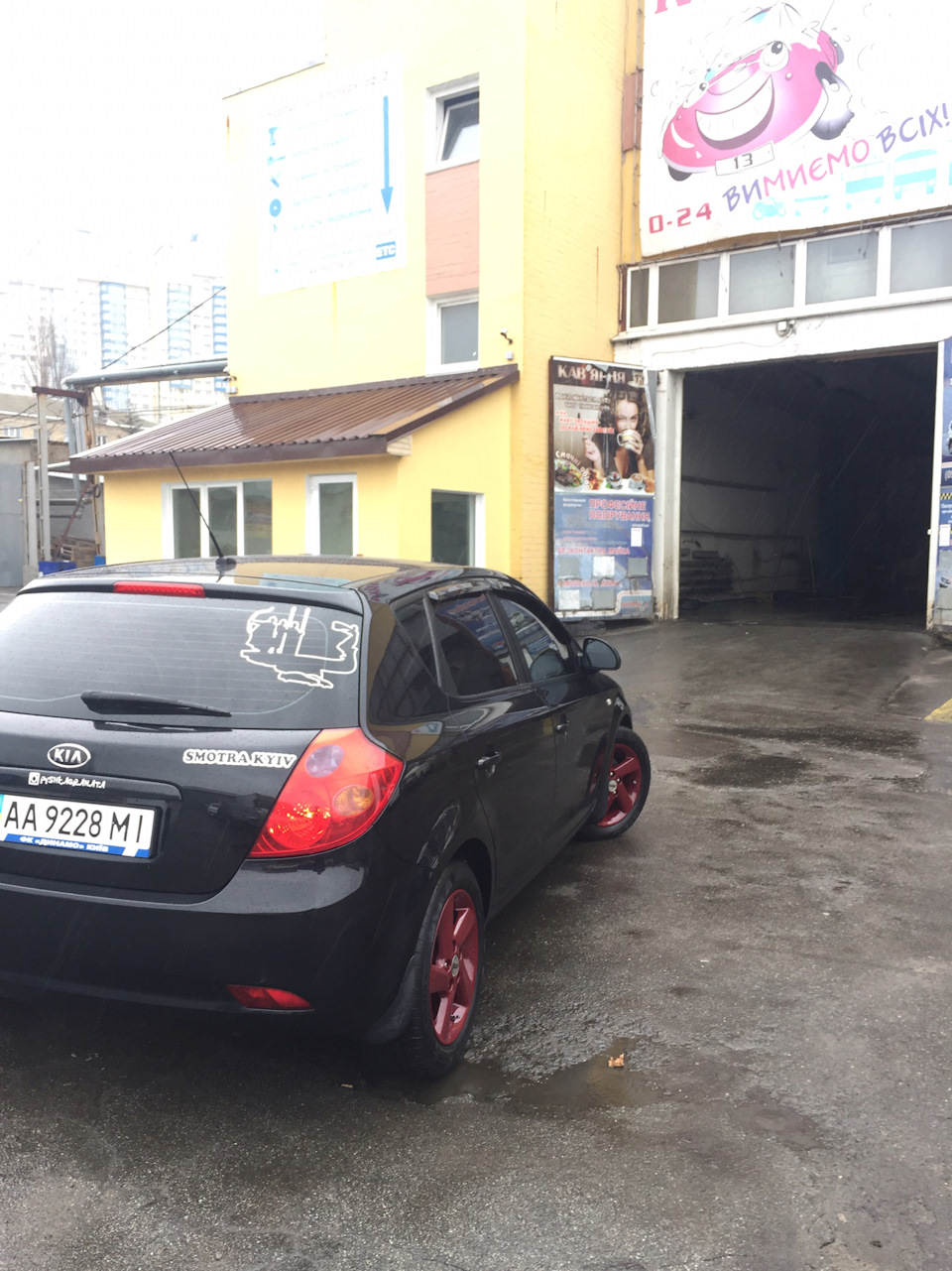 Перевзувся, і пофарбував тапки 1
