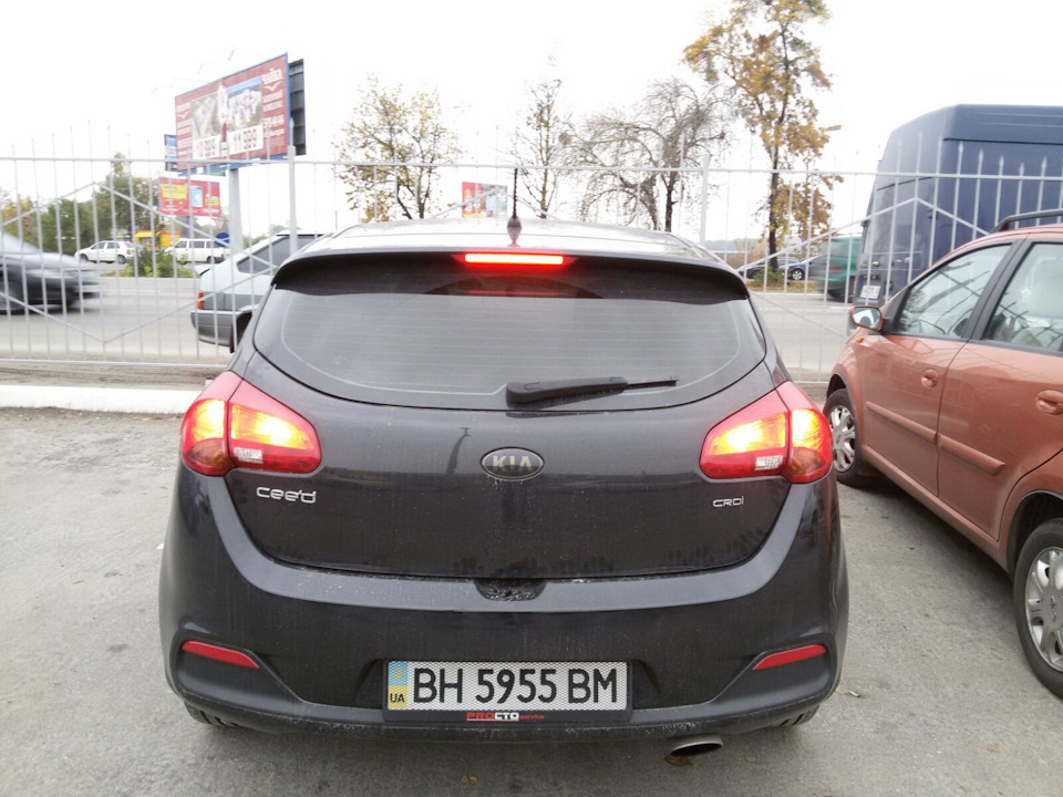 Доп стопи на кришці багажника... 3