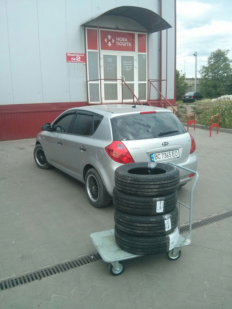 нарешті замінив старі літні bridgestone sporty style my-02 на нові Nitto NT860 1