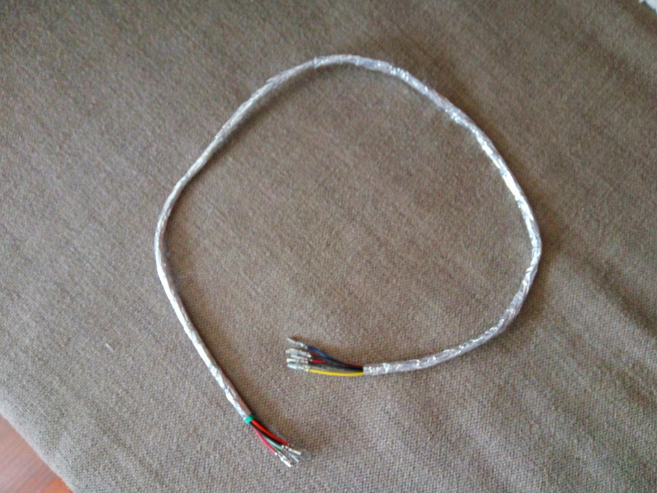 USB тут… тут все: AUX, USB та Я :-). 3