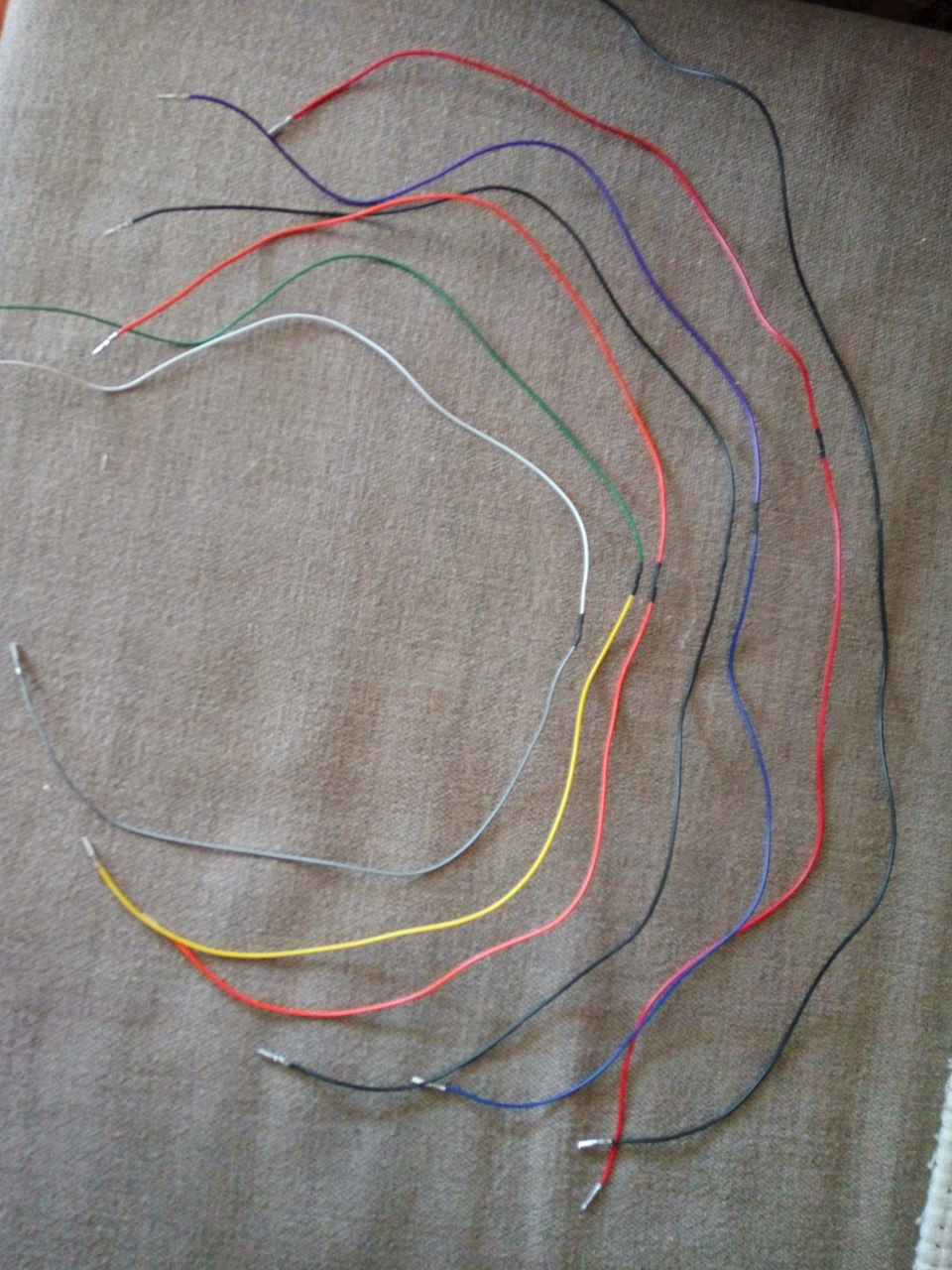 USB тут… тут все: AUX, USB та Я :-). 2