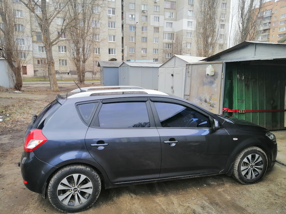 Установка рейлінгів Kia Ceed від універсала на хетчбек 1