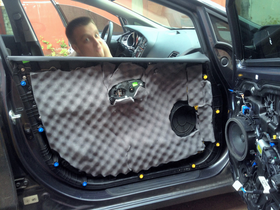 Автозвук.Шумоізоляція Cee'd Частина 2 4