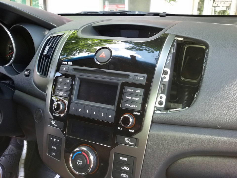 Зняття магнітоли Kia Koup 2