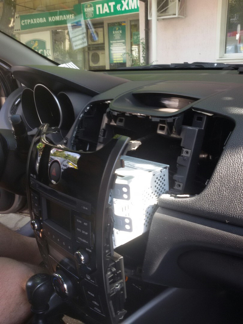 Зняття магнітоли Kia Koup 4