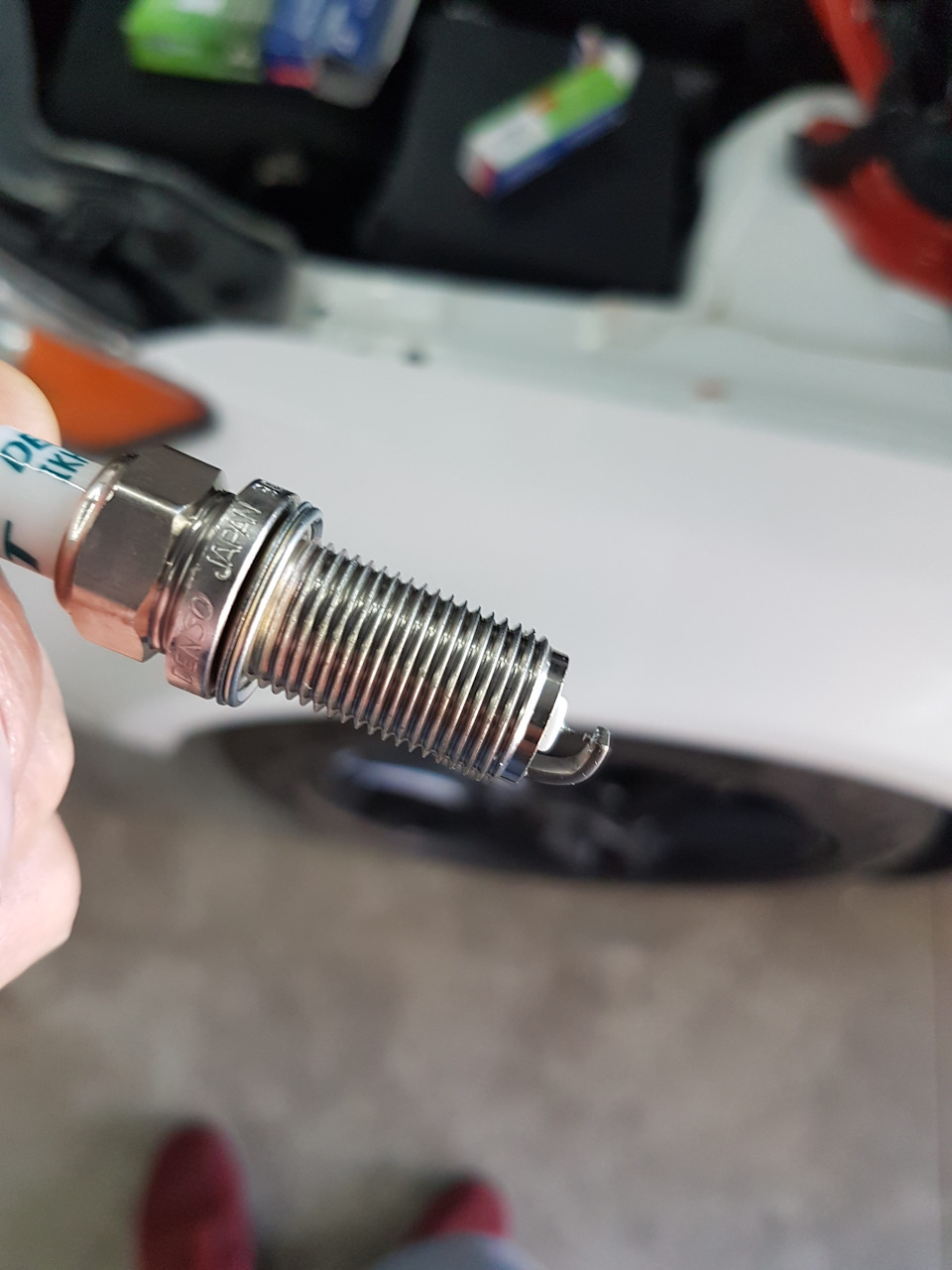 Заміна свічок на Iridium TT Denso IKH016TT 2