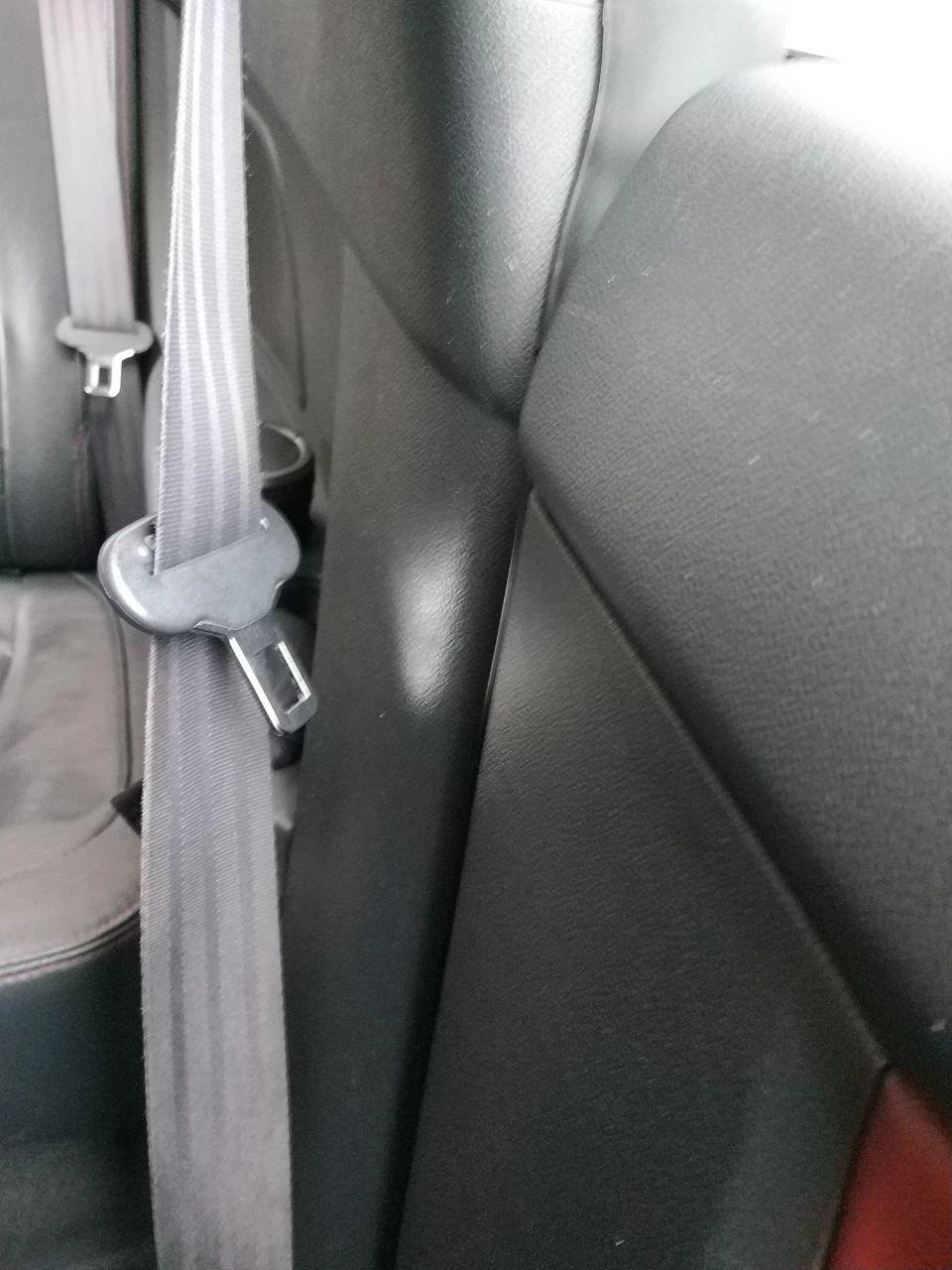 Питання з приводу ременів безпеки на KIA Cerato Koup :)