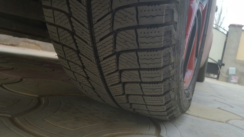 Зима Michelin X-Ice Xi3 215/50 R17 95H XL 1