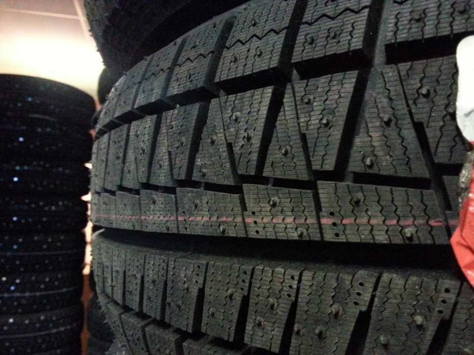 03 Bridgestone Blizzak Revo GZ 1