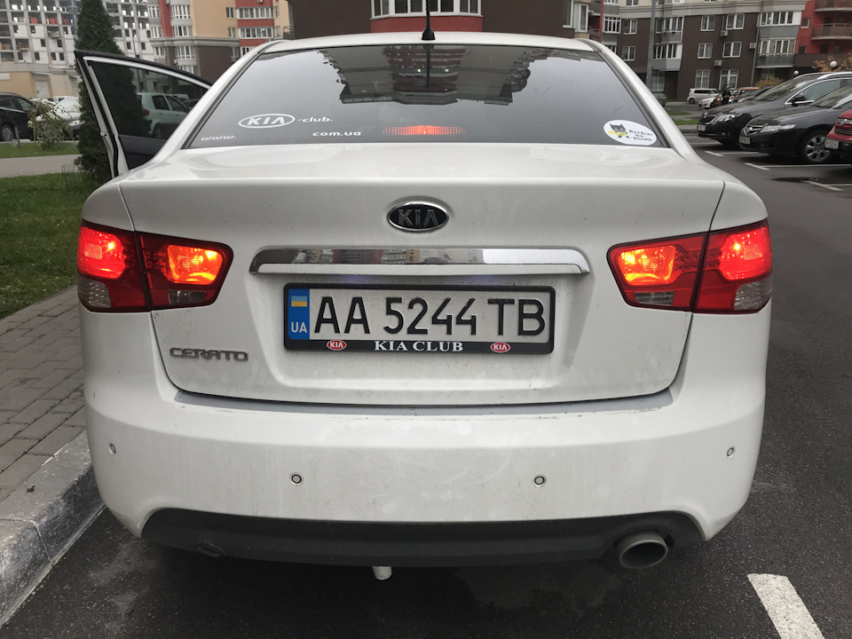 Заміна лампочок ПТФ задніх. 5