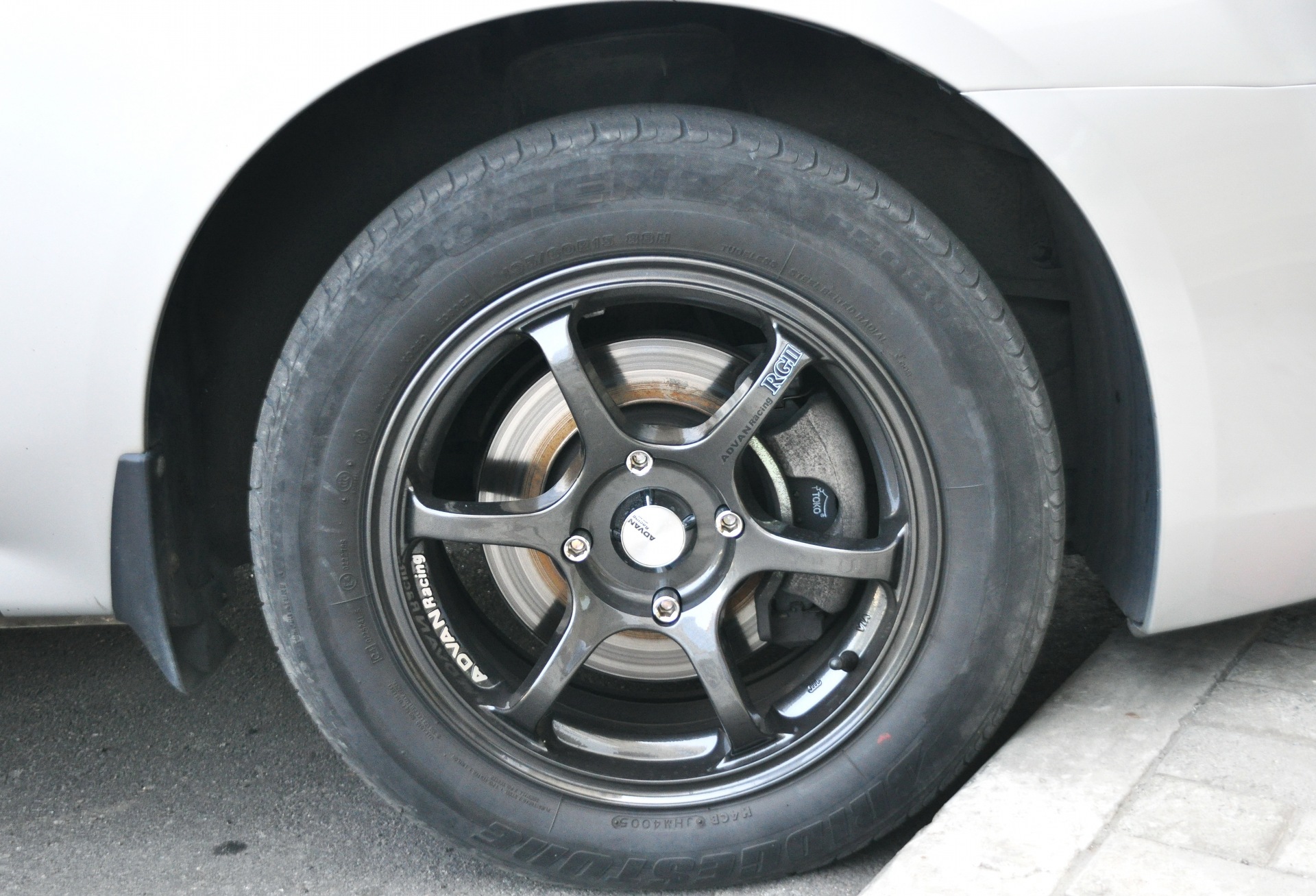 Yokohama Advan RG2 Dark Gun Metallic 2