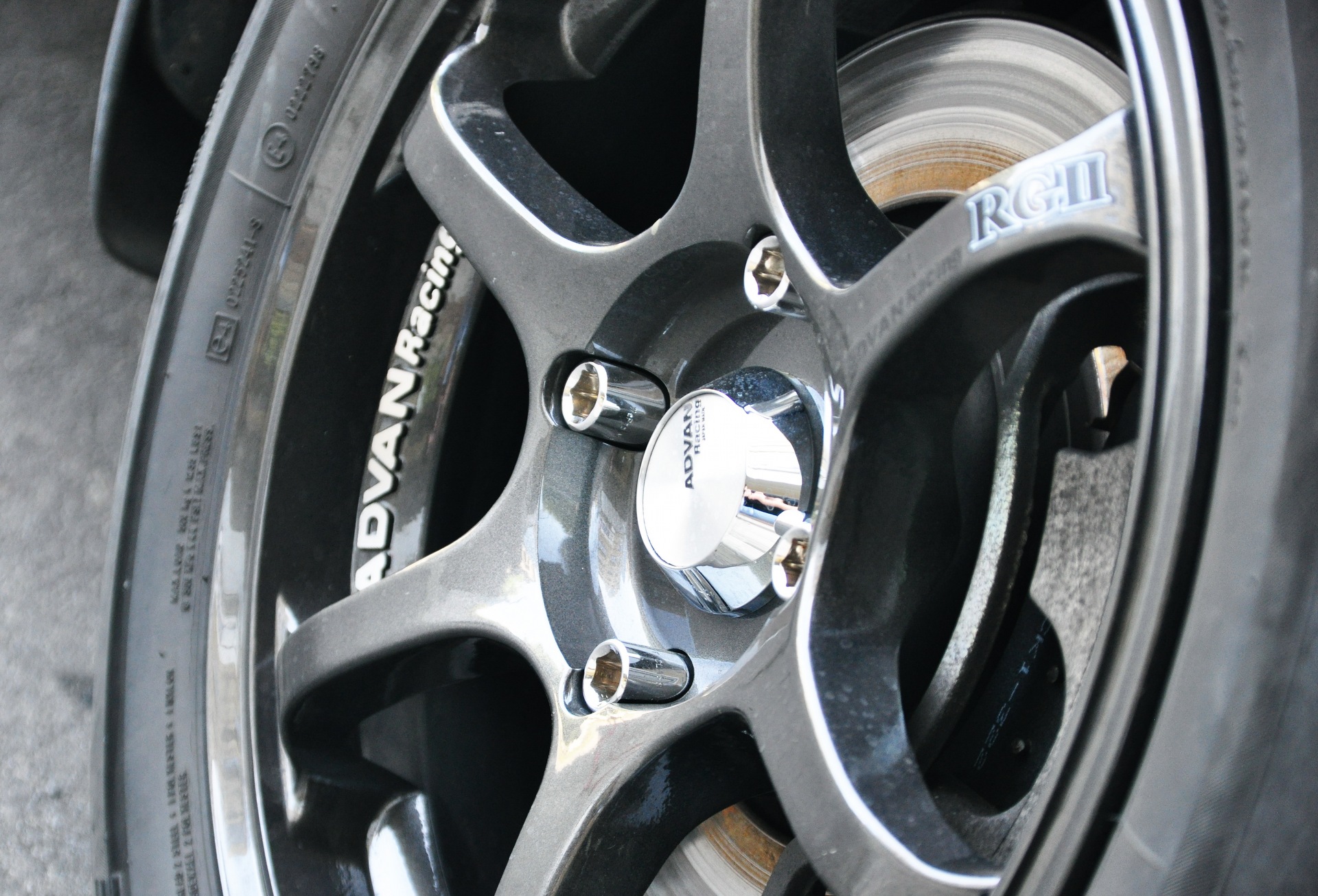Yokohama Advan RG2 Dark Gun Metallic 3