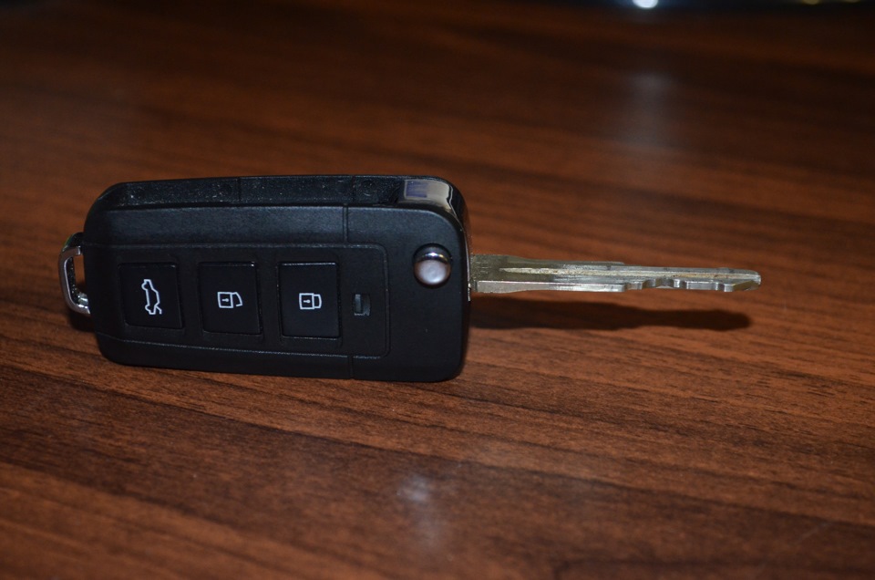 викидний ключ Kia cerato 2
