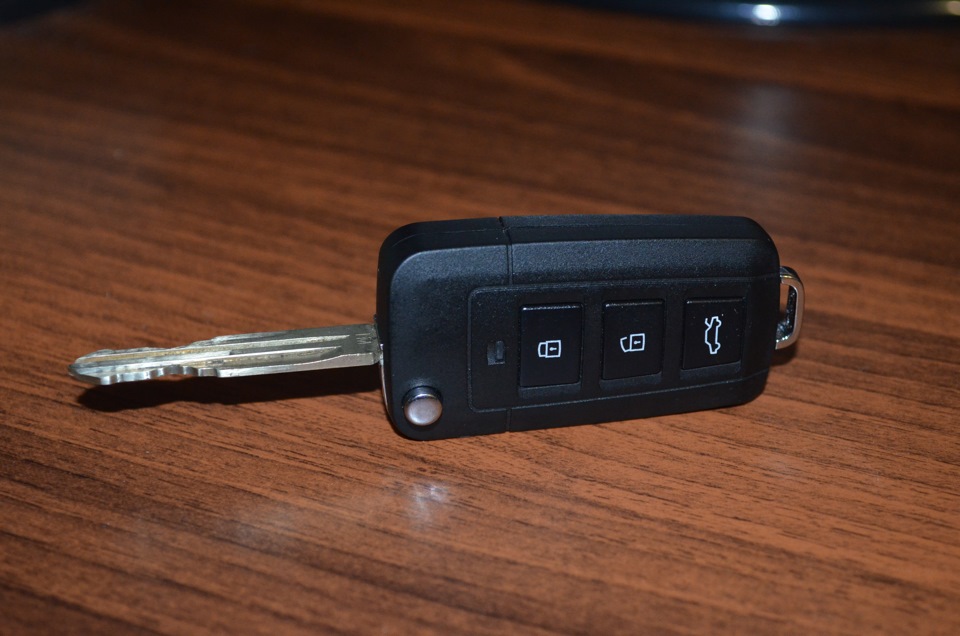викидний ключ Kia cerato 4