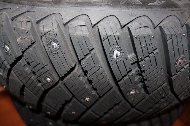 Готовим сани летом! Goodyear UltraGrip Ice Arctic шип 2