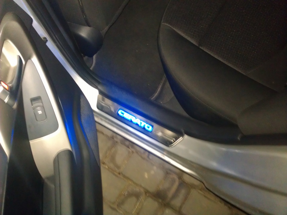 Накладки на пороги Cerato 5
