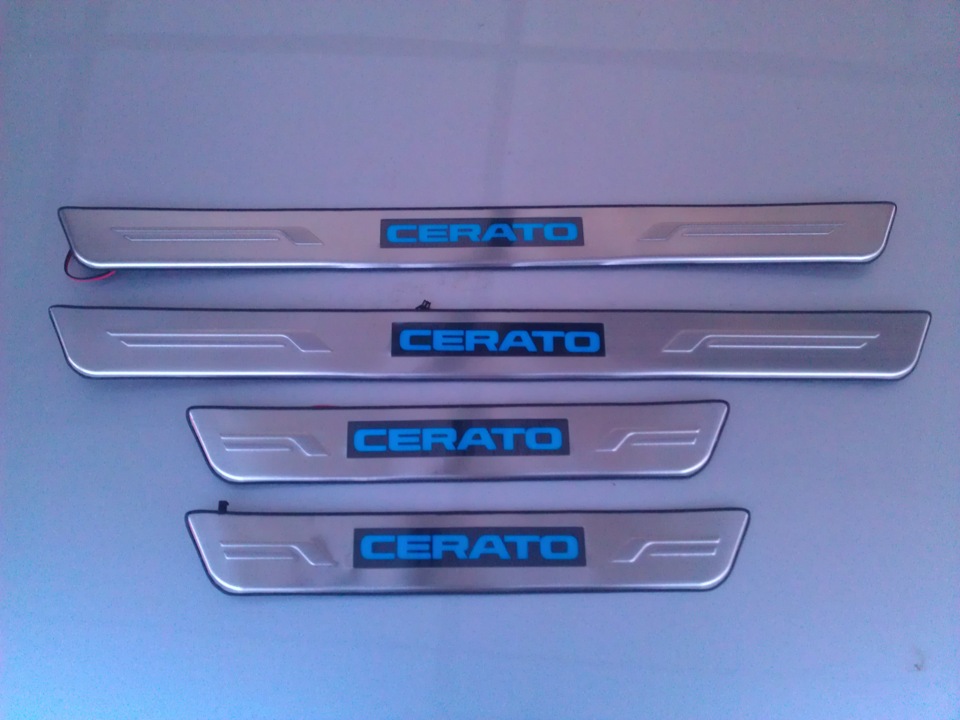 Накладки на пороги Cerato 1