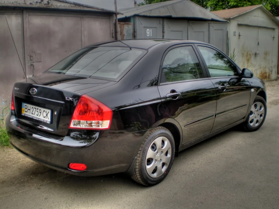 Комплектація LX